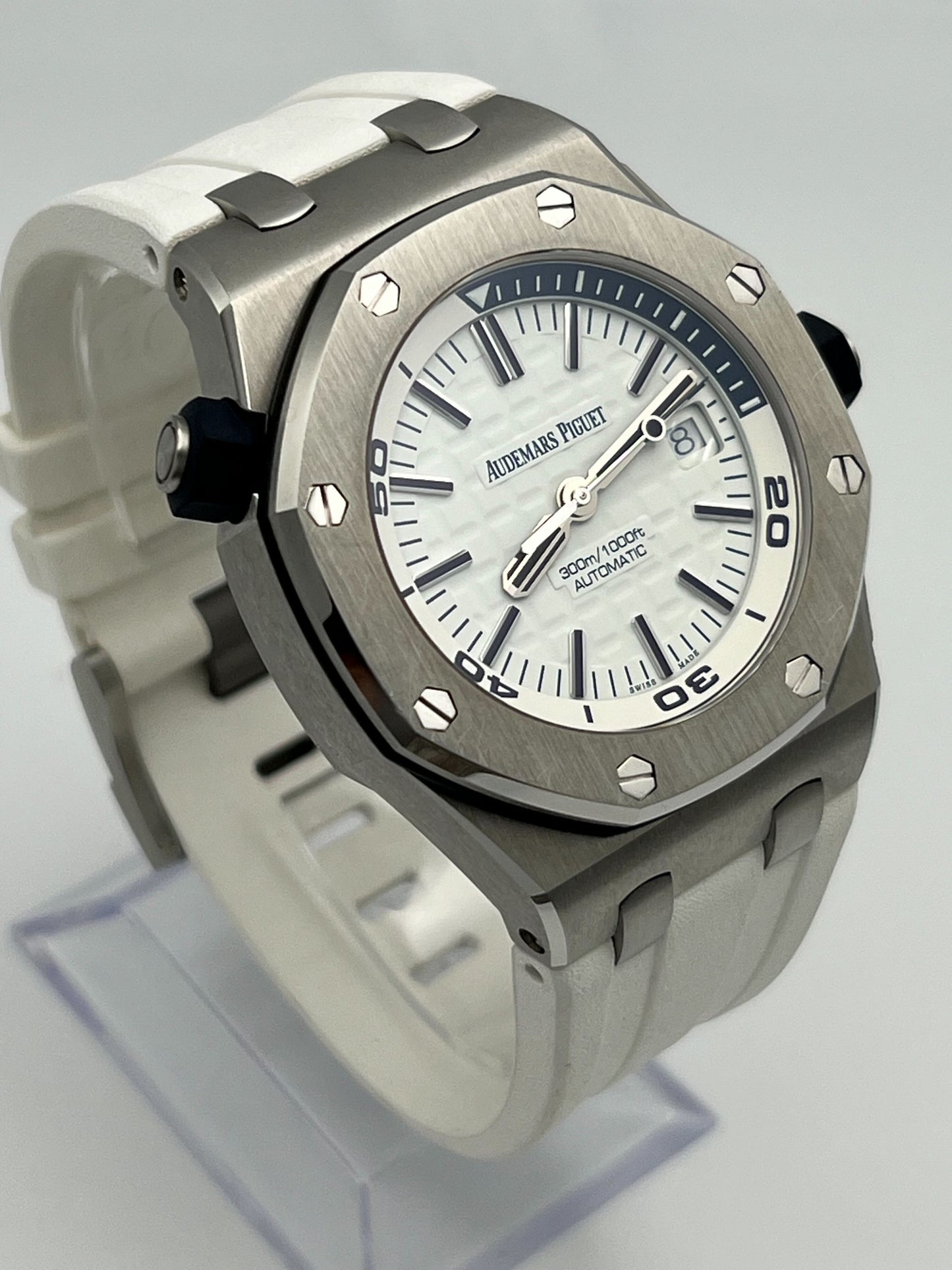 Audemars Piguet Royal Oak Offshore 15710ST.OO.A010CA.01 Diver Stainless Steel White Dial