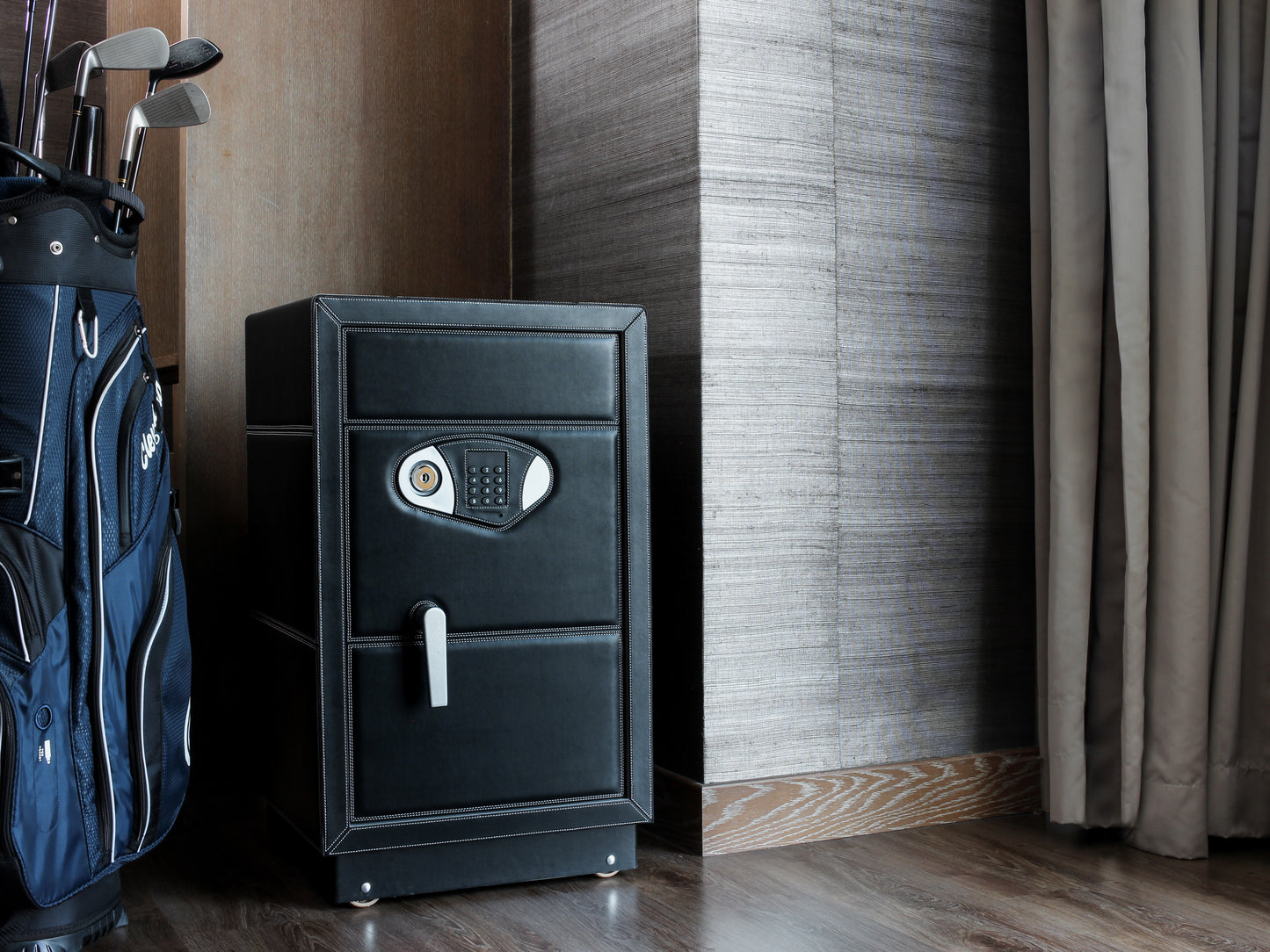 Billstone Estate 18 Black Leather