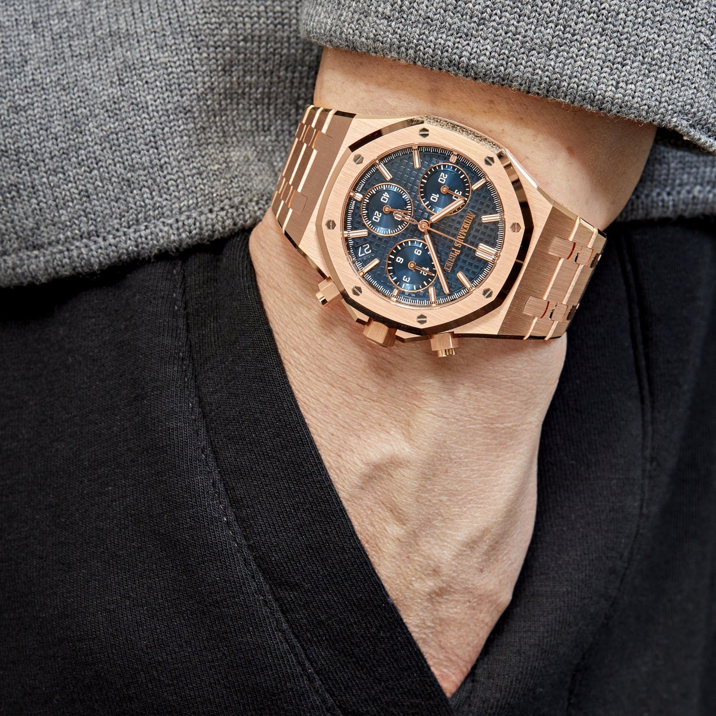 Audemars Piguet Royal Oak 26240OR.OO.1320OR.05 Selfwinding Chronograph Blue Dial
